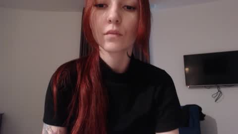 Snapshot of dead_girll chatting on 11/07/25, 10:43 freak online show from 11/07/25, 10:43