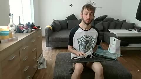 robert online show from 03/28/26, 06:57