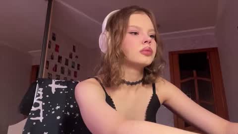Dee online show from 06/15/26, 11:01