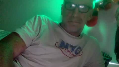 deanofflove221000 online show from 10/28/25, 06:06