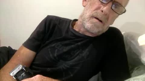 deanofflove221000 online show from 12/17/25, 05:24