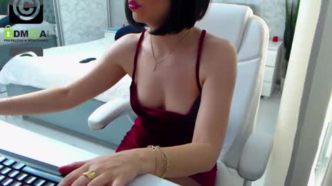 Elly online show from 02/17/25, 10:07