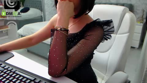 Elly online show from 03/01/25, 01:51