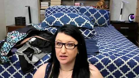 Rayna online show from 02/21/25, 01:22