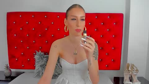 Snapshot of dearjasmine chatting on 11/24/25, 10:15 Jasmine online show from 11/24/25, 10:15