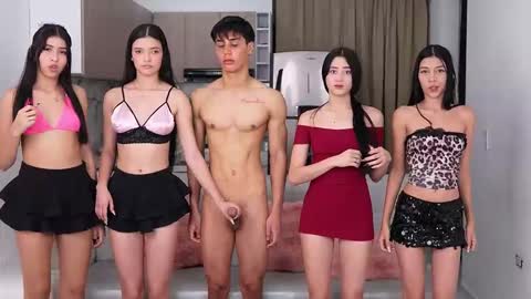 Snapshot of dears_pearlss chatting on 03/13/26, 03:13 Hannah - Annie - Alisson online show from 03/13/26, 03:13