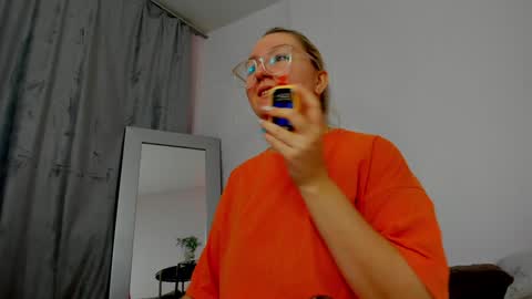 Debbie Mon Tue Fri Sun Sat GMT 3 1000am - 0400pm  online show from 12/09/24, 06:25