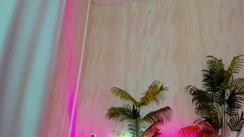 Debbie Mon Tue Fri Sun Sat GMT 3 1000am - 0400pm  online show from 12/19/24, 04:02