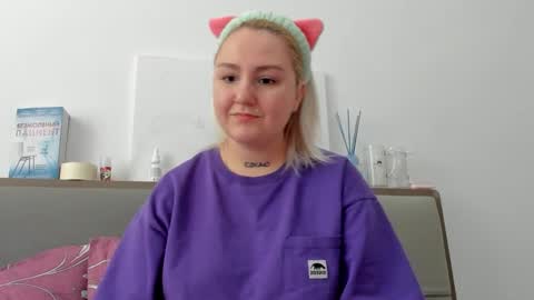 Debbie Mon Tue Fri Sun Sat GMT 3 1000am - 0400pm  online show from 02/12/25, 11:41