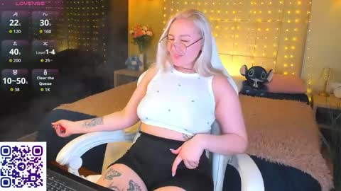 Debbie Mon Tue Fri Sun Sat GMT 3 1000am - 0400pm  online show from 05/10/26, 05:07