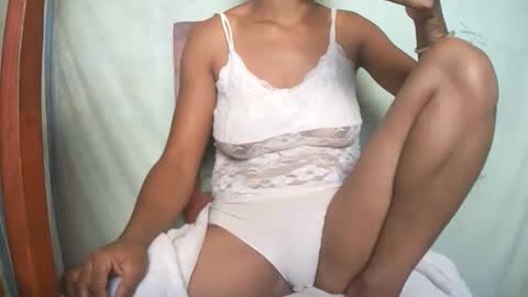 DebbieRiseX online show from 04/15/26, 09:38