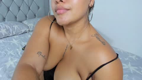 Snapshot of debora_buchanans chatting on 01/08/25, 10:59 Debora online show from 01/08/25, 10:59