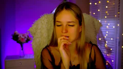 Debora online show from 11/28/25, 04:26