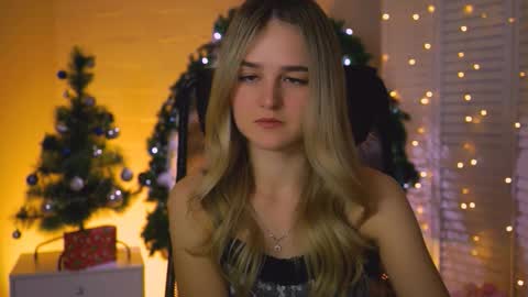 Debora online show from 12/20/25, 03:57