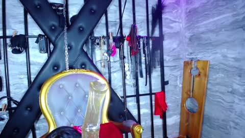 Snapshot of deborass_bdsm chatting on 01/03/25, 05:31 DEBORA online show from 01/03/25, 05:31