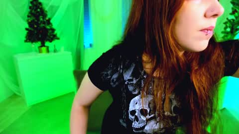 Snapshot of deca_dance chatting on 01/07/25, 04:27 Ask me online show from 01/07/25, 04:27