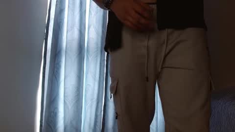 Santiago online show from 02/19/25, 04:44