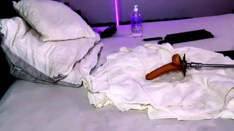   Tikhomirov old usersname    Instagram- tikhomirovandreea17 Twitter DeeaOfficial17  online show from 03/08/26, 02:04