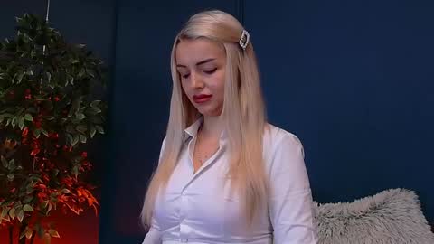 DeeaVIP online show from 05/01/26, 05:34