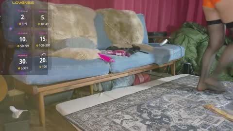 Snapshot of deebee4649 chatting on 09/27/25, 07:35 DBJapanese Couple online show from 09/27/25, 07:35