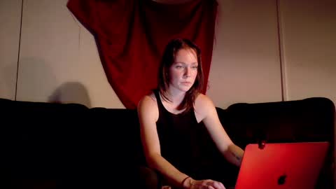 Deenie online show from 05/04/26, 03:24