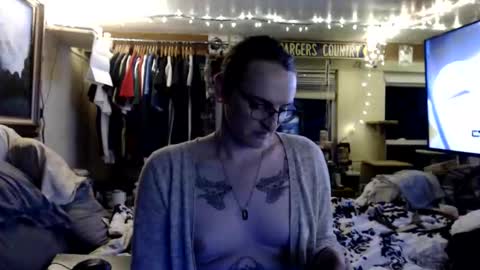 deep_hole_girl online show from 05/18/26, 04:07