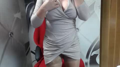 hi guys i m a cute milf i m here for good time and nice people pls be respectfool and enjoy me online show from 03/16/26, 02:50