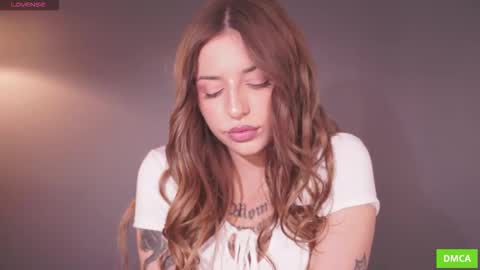 Snapshot of deeptalkss_ chatting on 09/17/25, 08:27 Eva online show from 09/17/25, 08:27