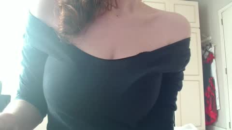 Snapshot of deessedivine chatting on 02/08/25, 01:01 KamiDevi online show from 02/08/25, 01:01