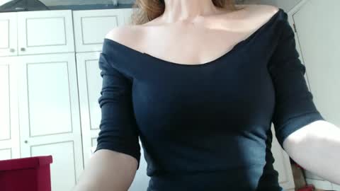 Snapshot of deessedivine chatting on 03/01/25, 03:05 KamiDevi online show from 03/01/25, 03:05