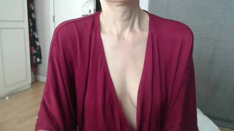 Snapshot of deessedivine chatting on 09/16/25, 12:17 KamiDevi online show from 09/16/25, 12:17