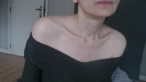 Snapshot of deessedivine chatting on 10/15/25, 03:12 KamiDevi online show from 10/15/25, 03:12