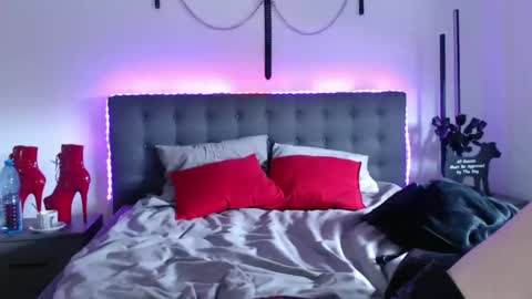 Jenna online show from 12/29/24, 09:17