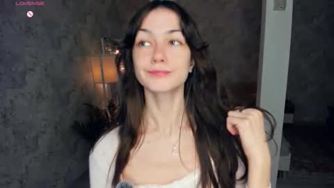 Snapshot of defeded_lovee chatting on 11/22/25, 07:35 Amy online show from 11/22/25, 07:35