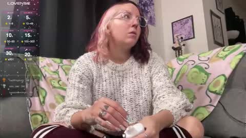 Snapshot of degeneratealiceof chatting on 11/28/25, 02:47 degeneratealiceof online show from 11/28/25, 02:47