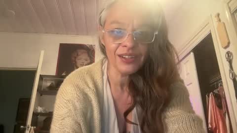 Tori online show from 10/12/25, 04:11