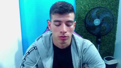 Snapshot of deiby_baby chatting on 12/29/24, 03:33 DEIBY online show from 12/29/24, 03:33