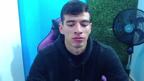 Snapshot of deiby_baby chatting on 01/08/25, 01:00 DEIBY online show from 01/08/25, 01:00