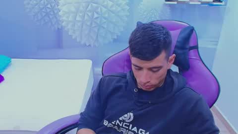 Snapshot of deiby_baby chatting on 11/04/25, 06:18 DEIBY online show from 11/04/25, 06:18