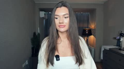 Snapshot of deidreluer chatting on 04/02/26, 08:34 Laura online show from 04/02/26, 08:34