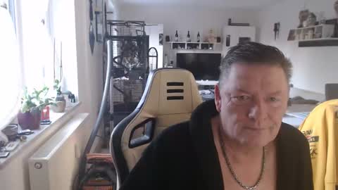 deinprinz2312 online show from 02/11/25, 07:12