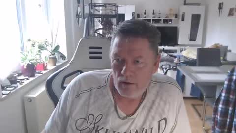 deinprinz2312 online show from 02/21/25, 08:51