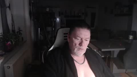 deinprinz2312 online show from 03/10/25, 04:38