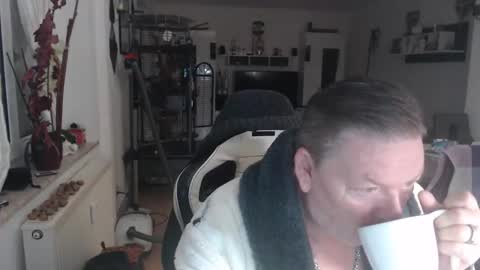 deinprinz2312 online show from 11/18/25, 05:34