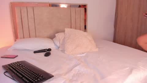 Snapshot of deisy_queen chatting on 06/05/26, 08:25 Ricarda online show from 06/05/26, 08:25