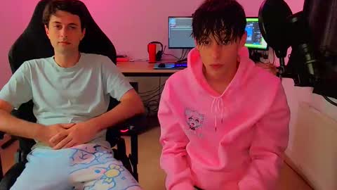 maniaUwU online show from 05/29/26, 05:44