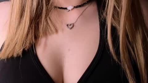 Snapshot of delcieodoherty chatting on 11/22/25, 08:19 Adla online show from 11/22/25, 08:19