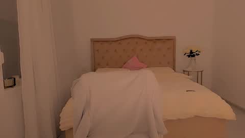 Snapshot of deliadelicious chatting on 12/16/24, 10:40 deliadelicious online show from 12/16/24, 10:40