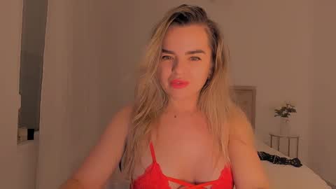 Snapshot of deliadelicious chatting on 02/15/25, 12:43 deliadelicious online show from 02/15/25, 12:43