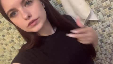 Kiki online show from 04/08/26, 05:13